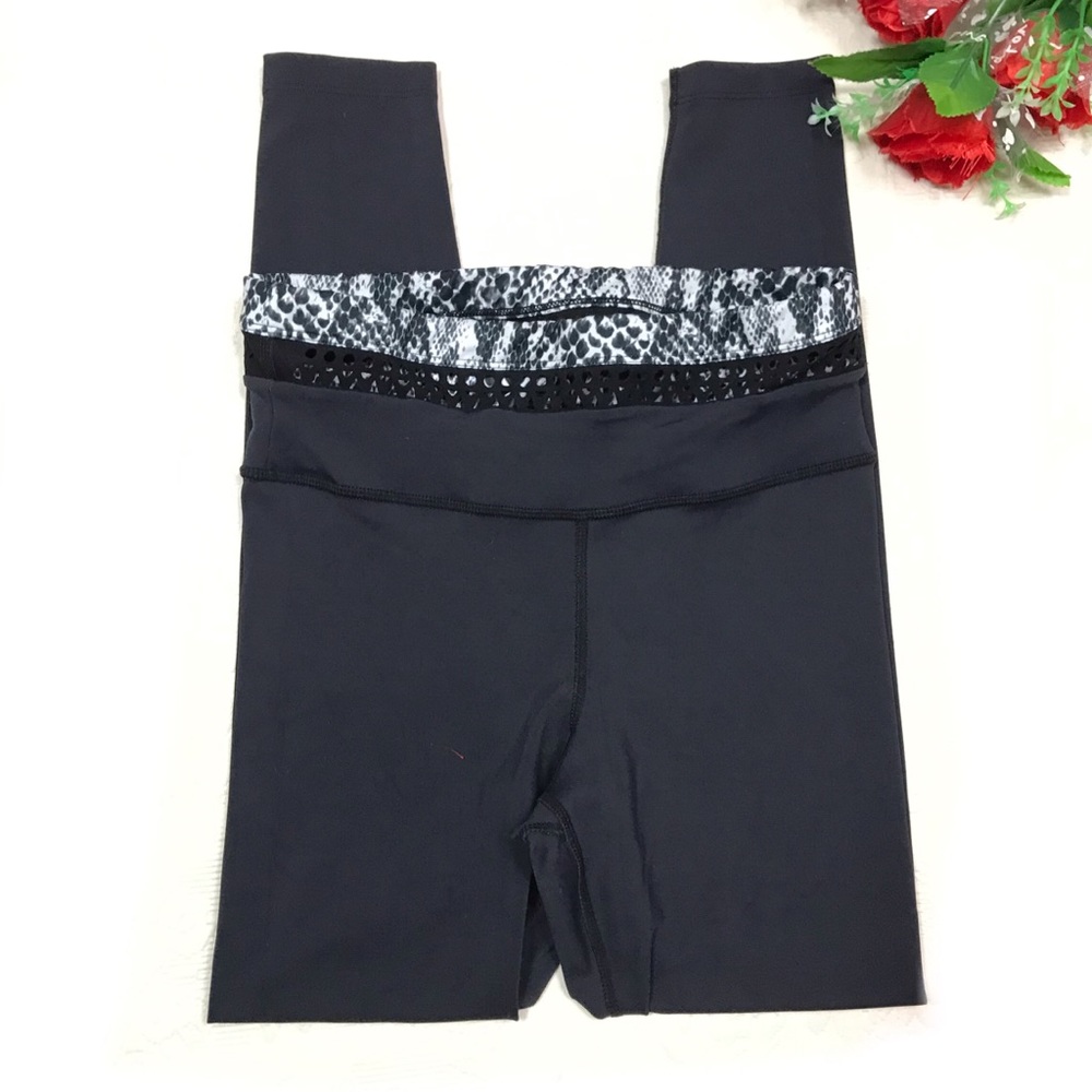 TRACK & BLISS BLACK SNAKE PRINT LACER CUT LEGGINGS SIZE XS